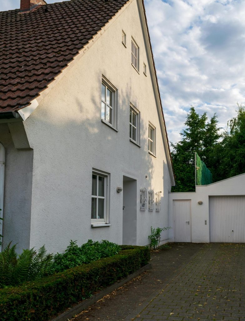 Dive & Garage
